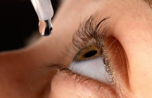Chữa đau mắt hột bằng thuốc y học cổ truyền và tây y