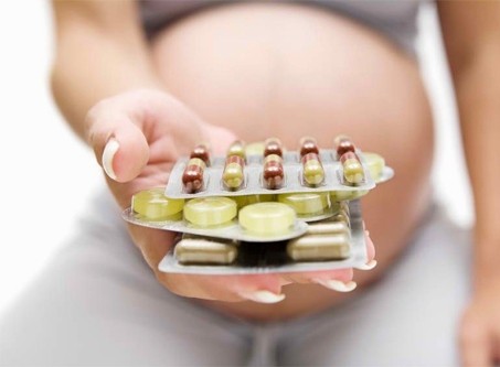 Không cẩn thận khi dùng thuốc trong nhiễm độc thai sẽ gây sảy thai