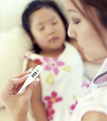 Cẩn trọng bị tai biến khi dùng thuốc hạ sốt cho trẻ em