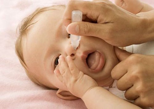 Không nên dùng thuốc chống sung huyết mũi cho trẻ sơ sinh