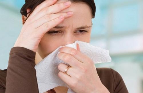 Phòng tránh hiệu quả bệnh viêm mũi dị ứng khi chuyển mùa