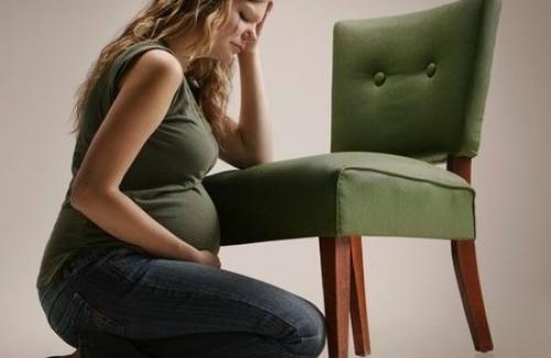 Nguyên nhân và biểu hiện của bệnh động kinh khi mang thai