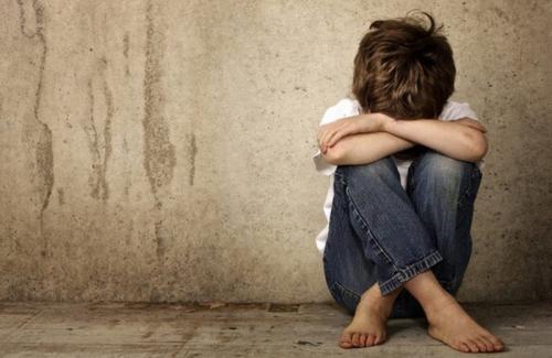 Làm thế nào để có thể nhận biết chứng tự kỷ ở trẻ nhỏ?