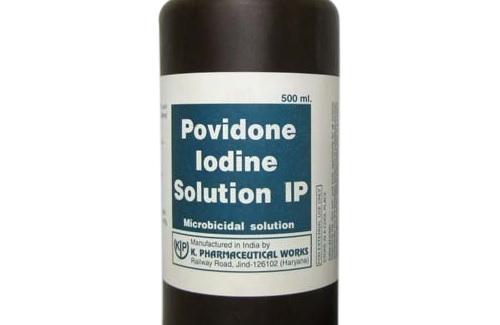 Cảnh báo chứng cường giáp, đau dạ dày do dùng Povidone - iodine quá liều