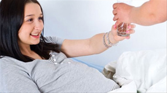 Mẹ bầu sau khi thụ tinh ống nghiệm cần được chăm sóc như thế nào?