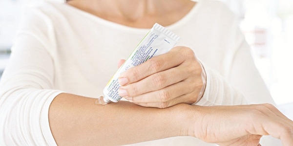 Cẩn thận khi dùng thuốc bôi ngoài da để ngăn ngừa phản ứng gây hại cho cơ thể