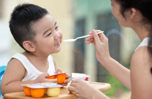 Chăm sóc trẻ suy dinh dưỡng như thế nào cho hiệu quả?
