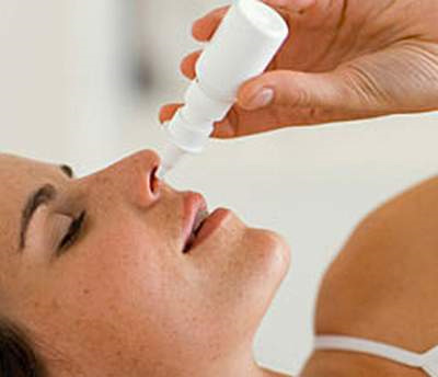 Thuốc nhỏ mũi naphazolin cảnh báo về biến chứng nhức đầu, ức chế hô hấp nguy hiểm