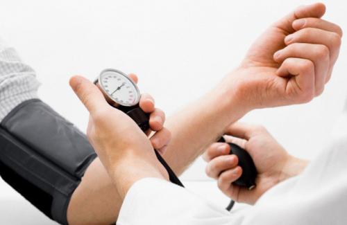 Nguy cơ bị giảm huyết áp khi dùng thuốc chống co giật bạn nên lưu ý