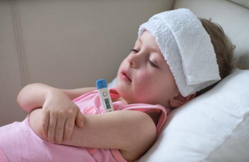 Sốt là gì? Khi trẻ bị sốt nên dùng loại thuốc nào?