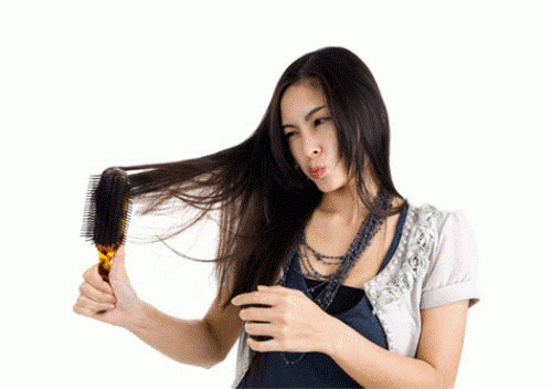 Dấu hiệu của rụng tóc bình thường và những dấu hiệu cần đi khám