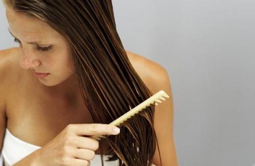 Nguyên nhân rụng tóc ở phụ nữ phổ biến hiện nay là gì?
