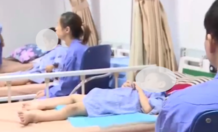 Hà Nội: Thực hiện phẫu thuật cắt sùi mào gà cho bé trai 2 tuổi