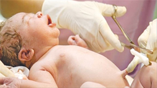 Cách chăm sóc bà mẹ, trẻ sơ sinh trong và ngay sau mổ lấy thai