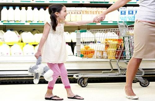 Những lưu ý khi đưa trẻ em cùng đi mua sắm nhất định phải nắm rõ