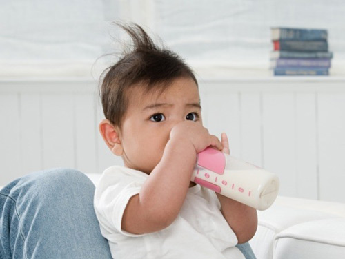 Quy tắc cho bé bú sữa công thức hấp thu tối đa dinh dưỡng