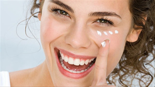 Bạn đã dùng kem dưỡng mắt đúng cách và thực sư hiệu quả?