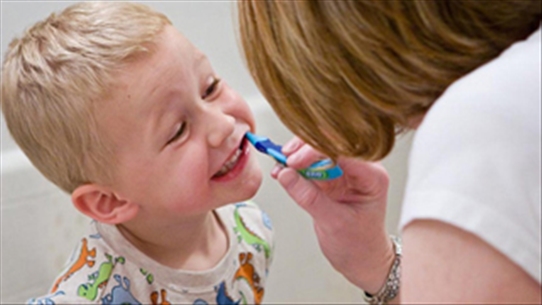 Cách chọn kem đánh răng cho trẻ an toàn và có nhiều tác dụng