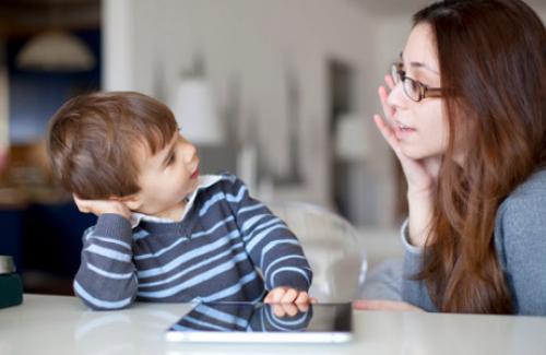 Trẻ em bị rối loạn chú ý dễ nổi nóng, thiếu tập trung: Cha mẹ cần phải làm gì?