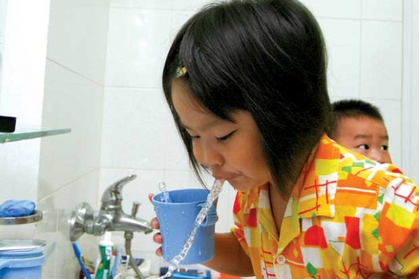 Có nên cho trẻ dùng nước súc miệng không và dùng loại nào thì tốt?