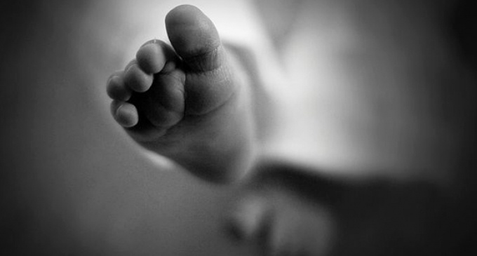 Vì sao tử thi thai phụ có thể sinh con trong quan tài?