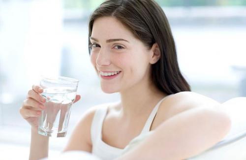 Mùa nóng, uống nước như thế nào để tốt cho sức khỏe?