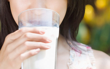 Nguy cơ có thể dẫn đến tử vong sớm vì uống 3 ly sữa mỗi ngày?