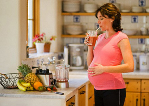 Mẹ bầu nên biết: Thiếu acid folic thai nhi sẽ bị nứt đốt sống