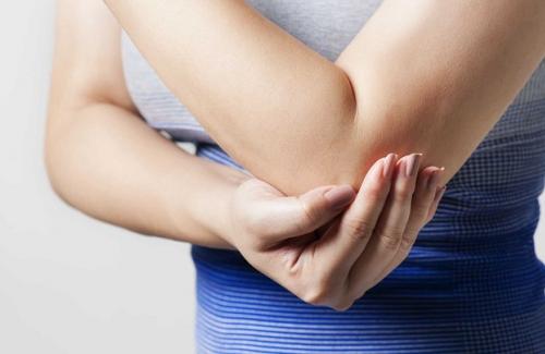 Đau nhức vùng khuỷu tay nguyên nhân và chách điều trị như thế nào?