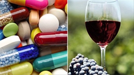 Uống kháng sinh với rượu vang có gây ngộ độc cho cơ thể?