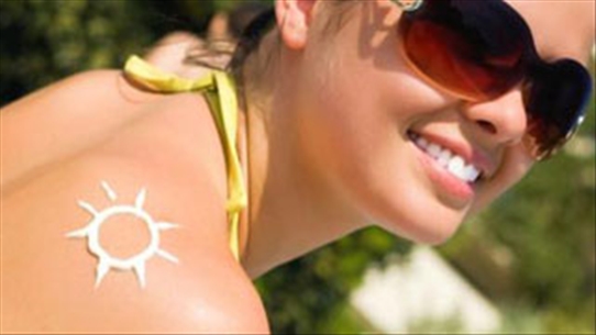 Bí quyết nho nhỏ với tuýp kem chống nắng để bảo vệ làn da hiệu quả