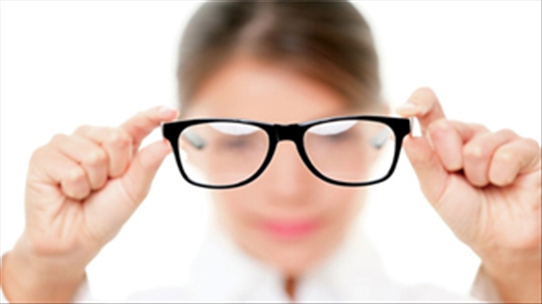 Hiện tượng mờ mắt xảy ra sau khi chớp mắt cải thiện thế nào?