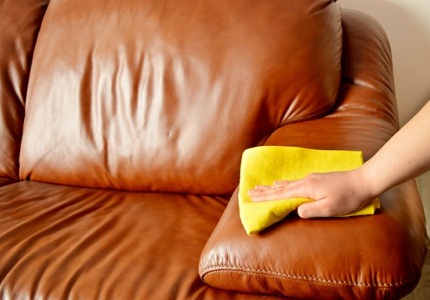 Cách làm sạch ghế sofa da hiệu quả như mua mới nên biết