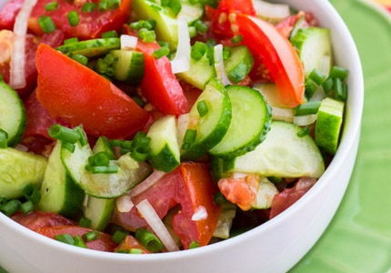 Cách làm salad dưa chuột cà chua giòn tan ngọt mát
