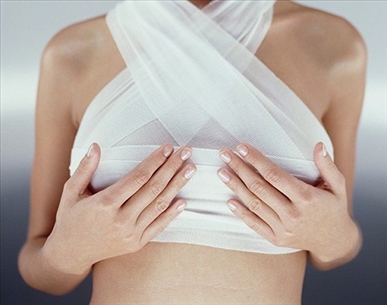 Nâng ngực giá rẻ: Đẹp ít nhưng hại nhiều cho cơ thể