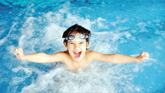 Bể bơi công cộng: Đừng bao giờ nghĩ vừa vui vừa sạch!