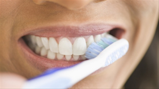 Những cách đánh răng sai khiến cho răng ố vàng nghiêm trọng