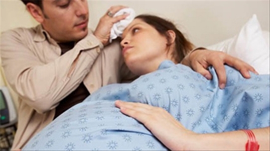 Đau đẻ do đâu? Làm gì để giảm đau khi đẻ cho thai phụ?