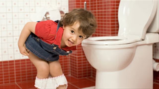 Rèn cho bé thói quen đi vệ sinh bằng những hành động đơn giản