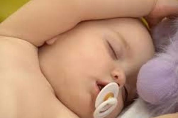 5 thói quen ngủ ảnh hưởng xấu đến sức khỏe bé các mẹ nên biết