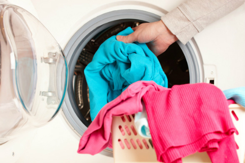 Liệt kê 4 sai lầm thường gặp khi giặt quần áo bằng máy