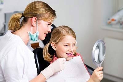 Khắc phục sai lầm trong chăm sóc răng cho học sinh tiểu học