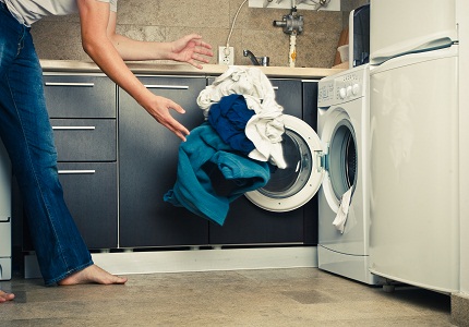 4 mẹo giặt quần áo hiệu quả với máy giặt không thể bỏ qua