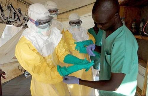 Cách phòng nhiễm khẩn cấp virus chết người Ebola
