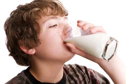Uống sữa sai cách: Hiểm họa không ngờ đến sức khỏe