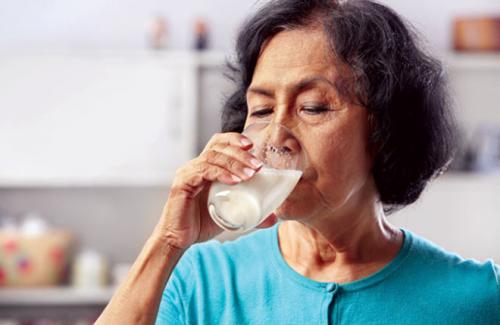 Loại sữa nào người ốm không nên uống tránh làm hại đến sức khỏe?