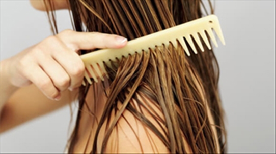 Sai lầm nhỏ khi gội đầu có thể gây ảnh hưởng nghiêm trọng đến vẻ đẹp của tóc