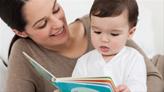 Gợi ý một vài bí quyết dạy trẻ yêu sách từ khi chưa biết đọc