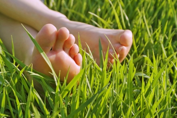 Cách chăm sóc đôi bàn chân mềm mại đơn giản ngay tại nhà