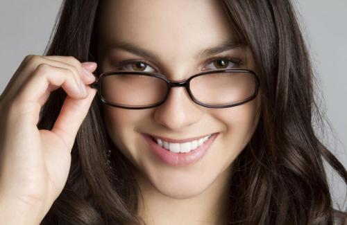 Cách chăm sóc và sử dụng kính đeo mắt nhất định phải biết